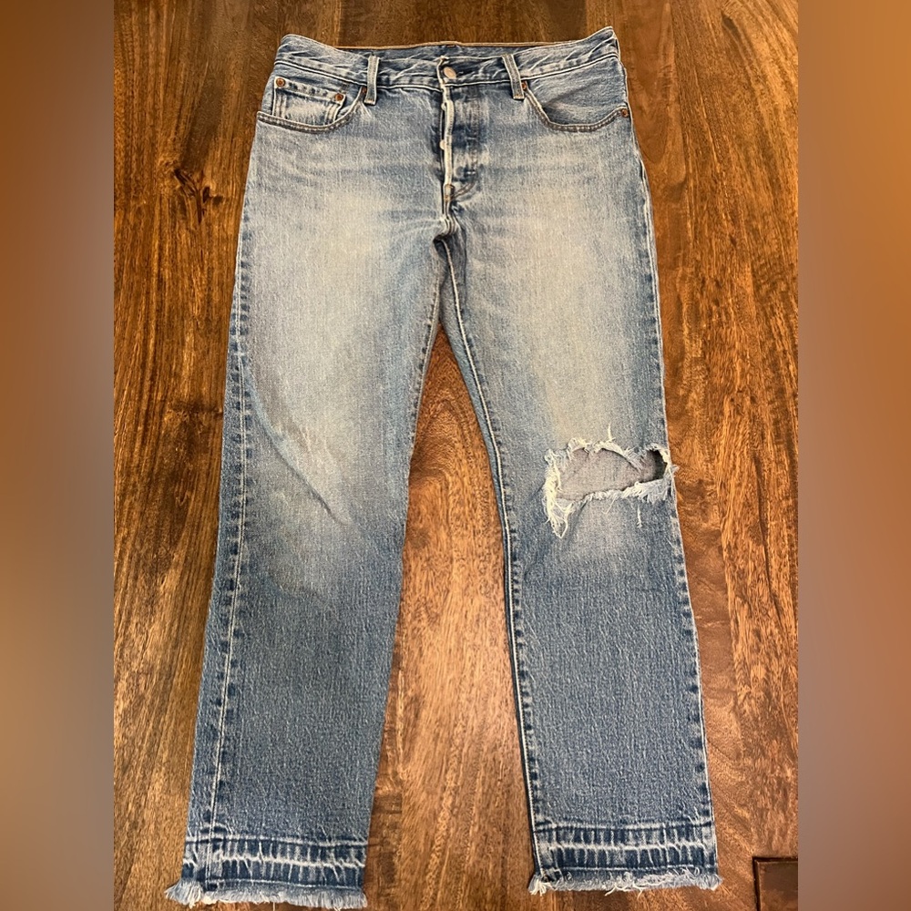 Levi’s 501 Original Women Light Washed Cropped Jeans